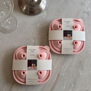 NWT 2 Threshold Silicone Pink Heart Shaped Ice Cube Mold Tray 4 Cavities
